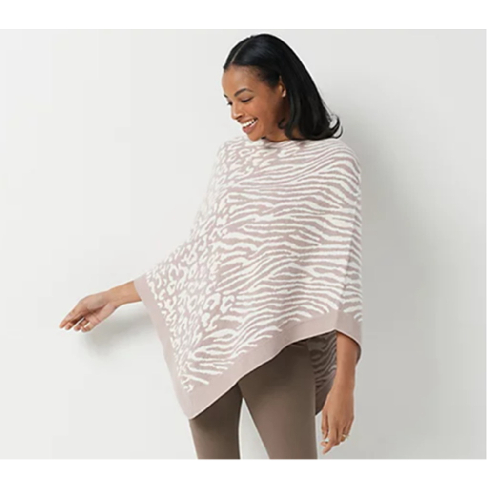 NWT Barefoot Dreams CozyChic Ultra Lite Ocean Breeze Poncho Dove Gray Animal OS